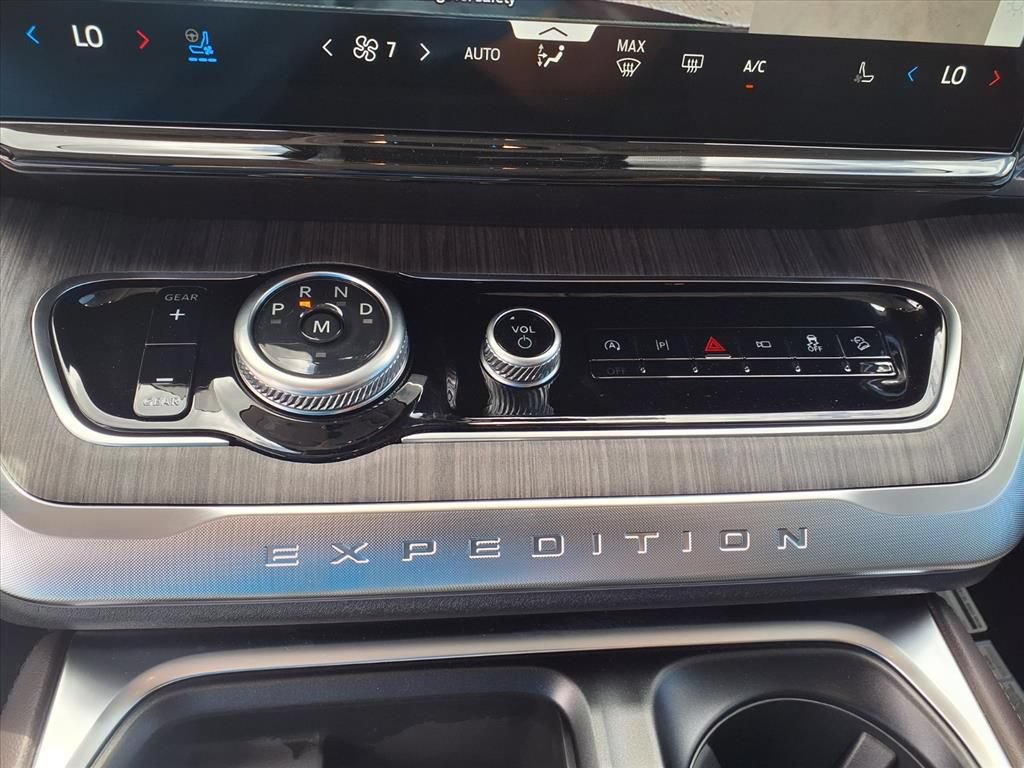 New 2026 Ford Expedition Max Platinum w/ Platinum Ultimate Package AWD/4WD image 11