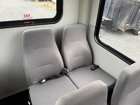 Used 2014 Ford F550 4X2 2dr Regular Cab 140.8 200. image 29