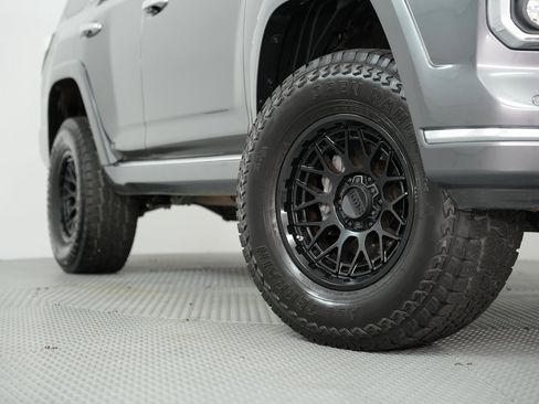 Used 2019 Toyota 4Runner Limited image 19