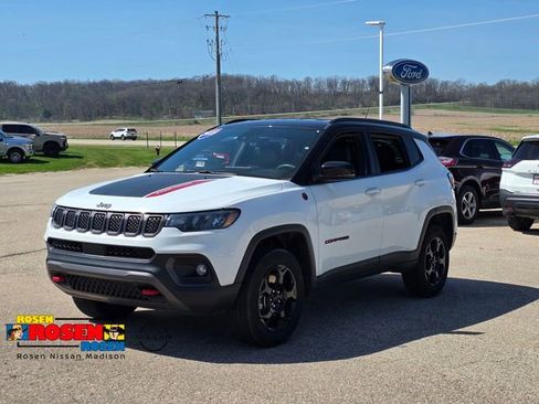 Used 2023 Jeep Compass Trailhawk AWD/4WD image 6