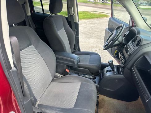 Used 2016 Jeep Patriot Latitude FWD image 10