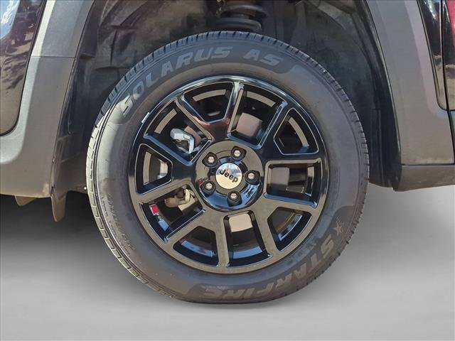 Used 2023 Jeep Renegade Latitude AWD/4WD image 23