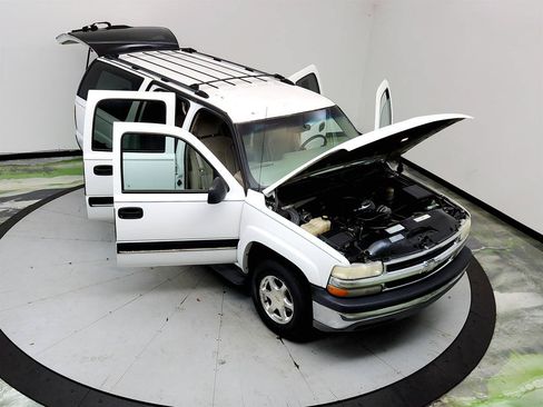 Used 2001 Chevrolet Suburban LS w/ LS Preferred Equipment Group RWD image 34