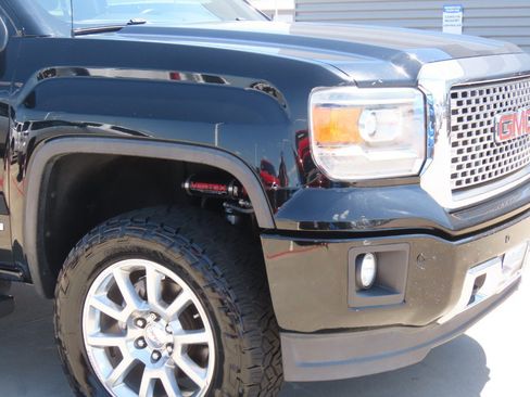 Used 2015 GMC Sierra 1500 Denali w/ Driver Alert Package AWD/4WD image 6