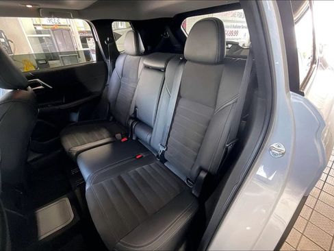 Used 2024 Mitsubishi Outlander SE AWD/4WD image 14