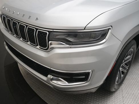 Used 2023 Jeep Wagoneer Series II w/ Convenience Group I AWD/4WD image 24