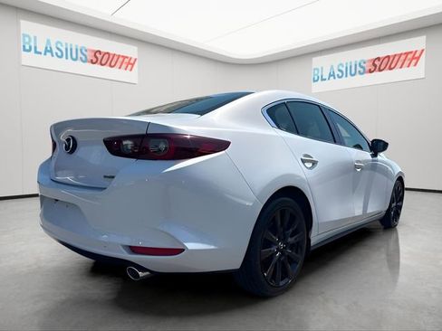Used 2024 MAZDA MAZDA3 s FWD image 3