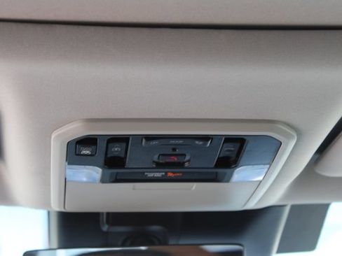 Used 2022 Toyota Tundra Limited AWD/4WD image 17