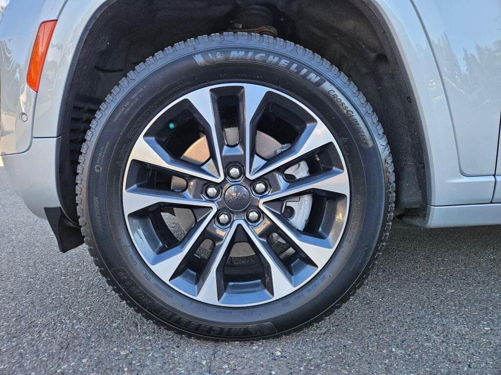 Used 2023 Jeep Grand Cherokee L Overland AWD/4WD image 8