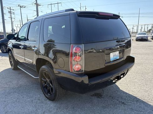 Used 2011 GMC Yukon Denali image 14