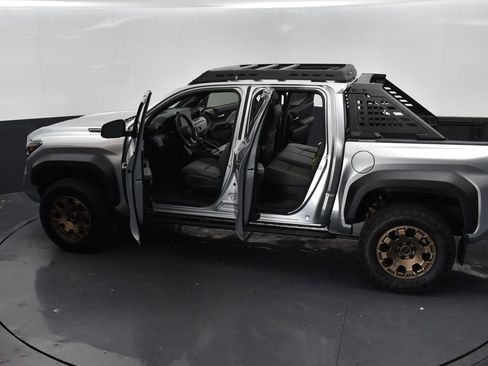 Used 2024 Toyota Tacoma Trailhunter image 24