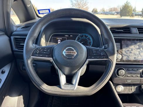 Used 2022 Nissan Leaf S image 12