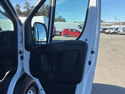 Used 2024 RAM ProMaster 2500 w/ Convenience Group FWD image 19