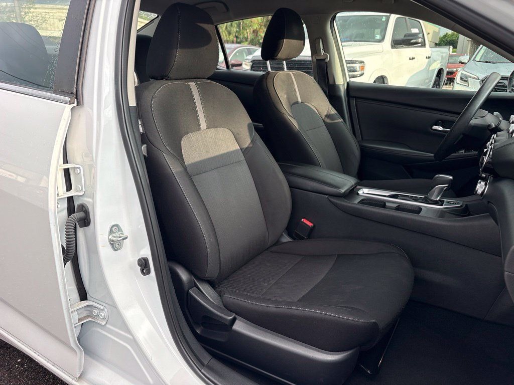 Used 2025 Nissan Sentra SV FWD image 18