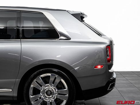 Used 2022 Rolls-Royce Cullinan image 16