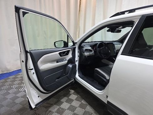 Certified 2025 Subaru Forester Limited w/ Popular Package AWD/4WD image 11