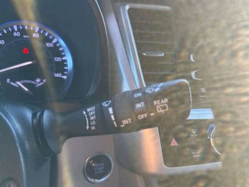 Used 2014 Toyota Highlander Limited w/ Driver Technology Package image 29