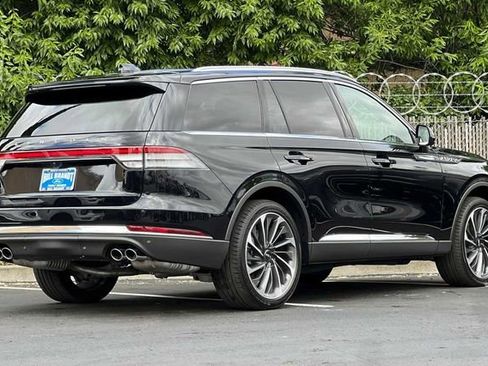 Used 2025 Lincoln Aviator Reserve w/ Equipment Group 201A image 3