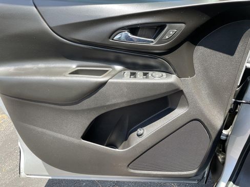 Used 2019 Chevrolet Equinox LT w/ Driver Convenience Package FWD image 32