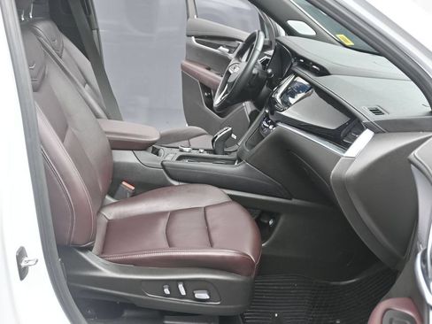 Certified 2024 Cadillac XT6 Premium Luxury AWD/4WD image 11