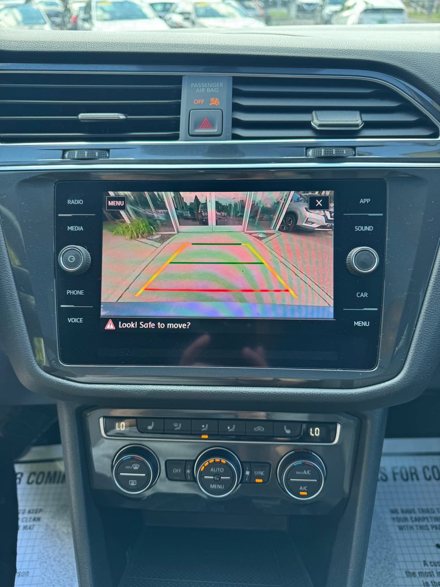 Used 2020 Volkswagen Tiguan SE w/ Panoramic Sunroof Package FWD image 21