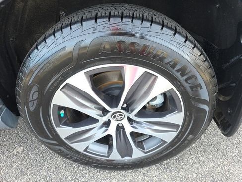 Used 2020 Toyota Highlander XLE image 7