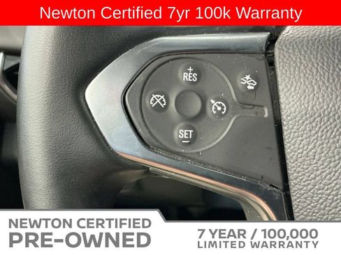 Used 2023 Chevrolet Traverse LT FWD image 21