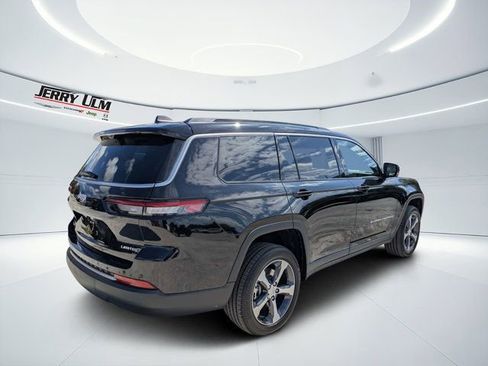 New 2026 Jeep Grand Cherokee L Limited w/ Luxury Tech Group II AWD/4WD image 3