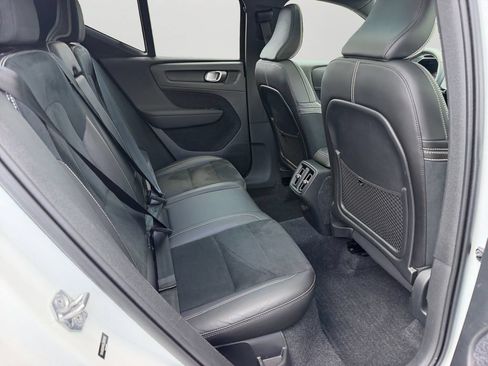 Used 2020 Volvo XC40 T5 R-Design w/ Protection Package Premier AWD/4WD image 9