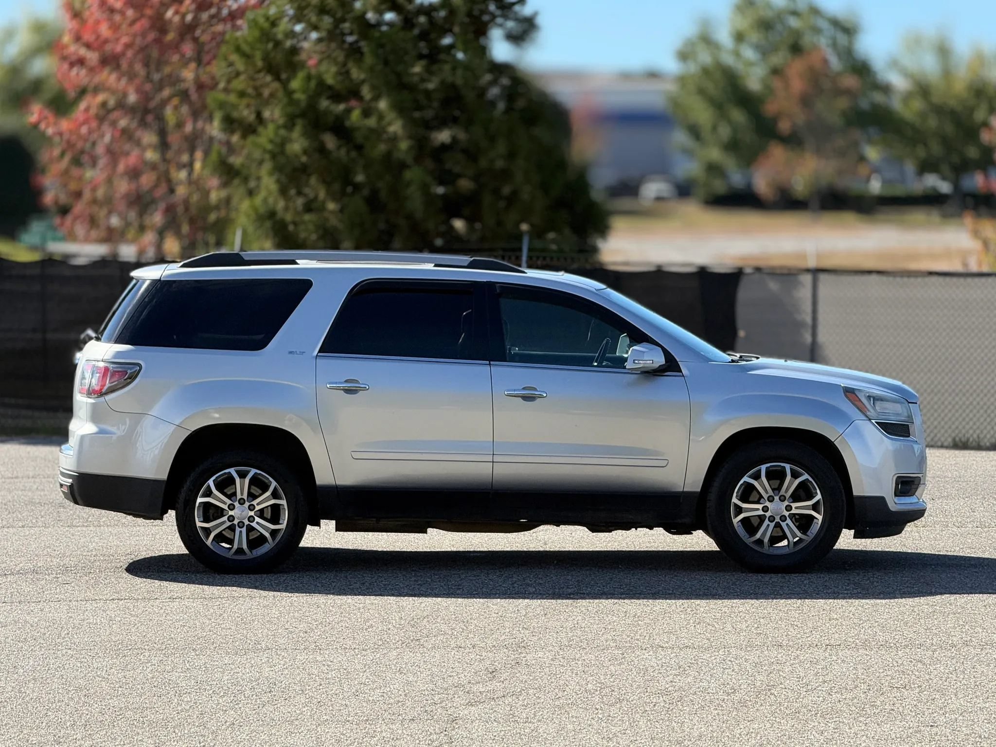 Used 2015 GMC Acadia SLT FWD image 7