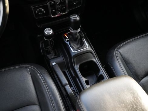 Used 2019 Jeep Wrangler Unlimited Sahara w/ Safety Group image 29