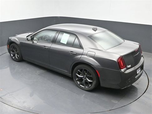 Used 2023 Chrysler 300 Touring w/ Sport Appearance Package image 27