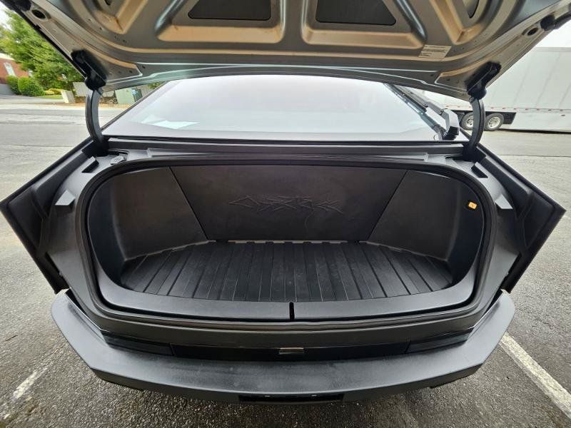 Used 2024 Tesla Cybertruck AWD Crew Cab image 27