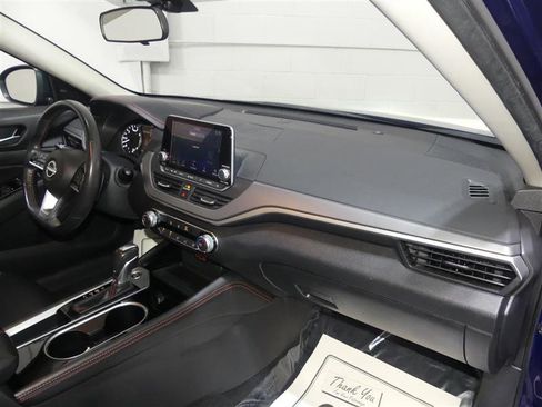 Used 2024 Nissan Altima 2.5 SR image 23