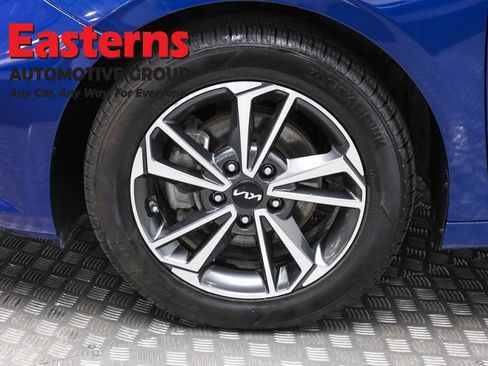 Used 2022 Kia Forte LXS w/ LXS Technology Package image 32