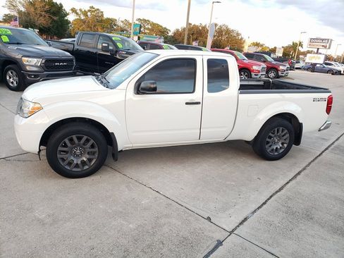 Used 2019 Nissan Frontier SV w/ Value Truck Package image 2
