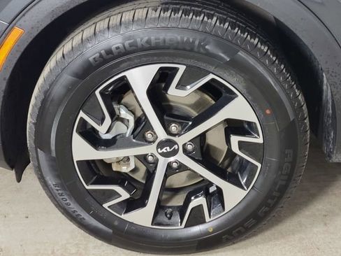 Used 2024 Kia Sportage EX image 10