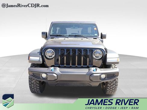 Used 2023 Jeep Wrangler Unlimited w/ Cold Weather Group AWD/4WD image 7