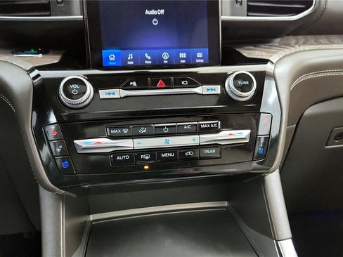 Used 2021 Ford Explorer Platinum w/ Equipment Group 601A image 32