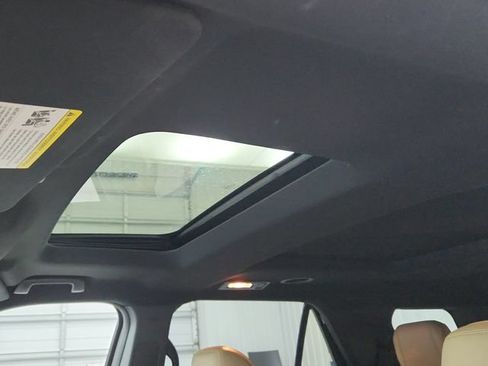 Used 2017 Ford Explorer XLT w/ Equipment Group 202A FWD image 21