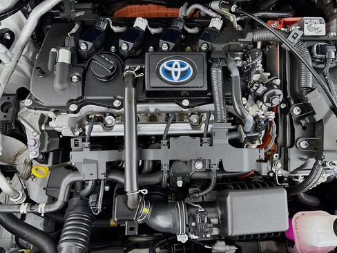Used 2024 Toyota Corolla SE AWD/4WD image 38