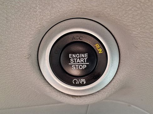 Used 2022 Chrysler Pacifica Touring-L image 22