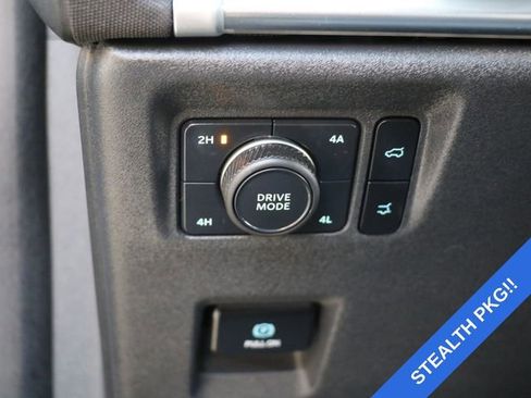 Used 2025 Ford Expedition Platinum w/ Stealth Appearance Package image 30