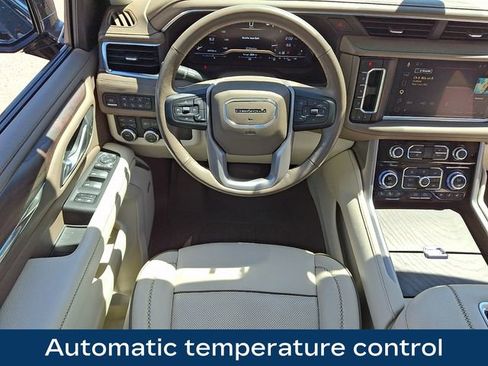 Used 2022 GMC Yukon Denali AWD/4WD image 3