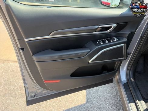 Used 2025 Kia Telluride S FWD image 10