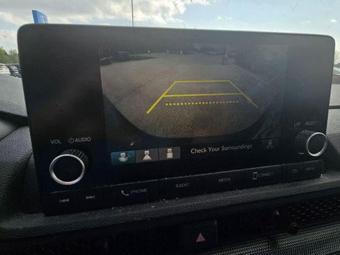 Used 2024 Honda CR-V EX image 9