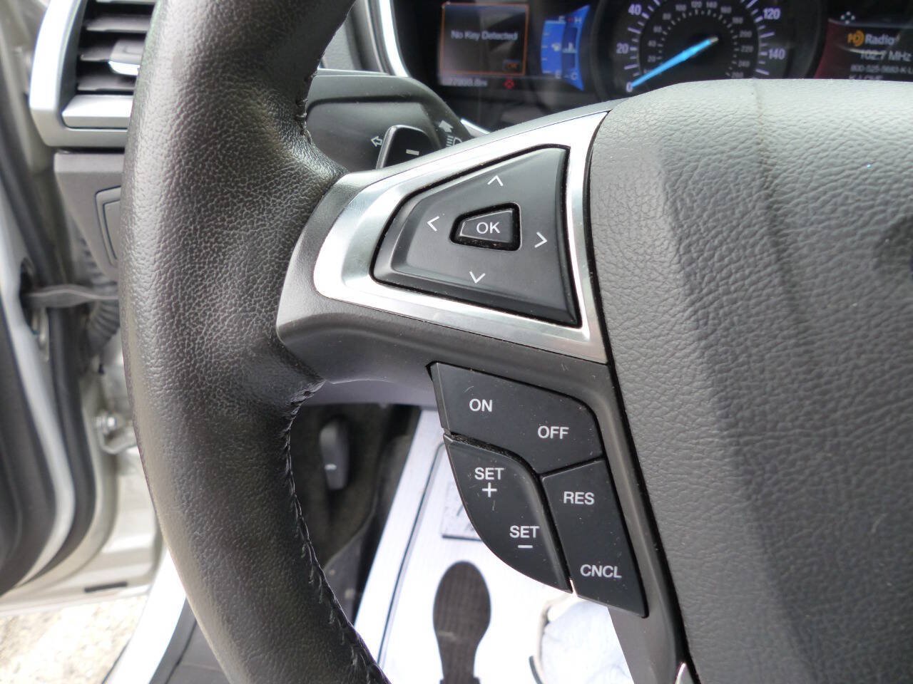 Used 2016 Ford Fusion Titanium FWD image 29