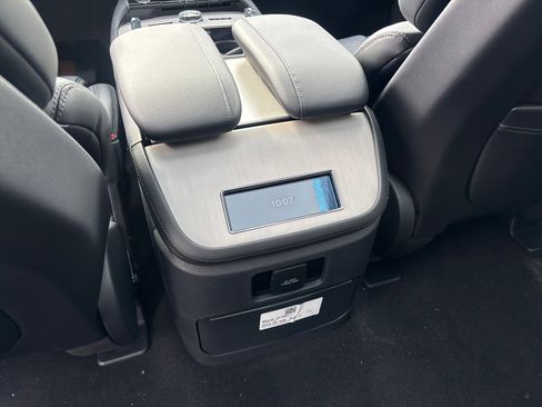 New 2026 Lincoln Navigator Reserve w/ Jet Appearance Package AWD/4WD image 32
