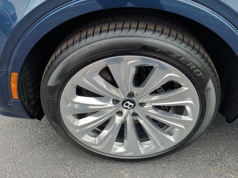 New 2026 Bentley Bentayga Extended Wheelbase AWD/4WD image 6