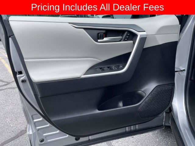 Used 2023 Toyota RAV4 XLE Premium AWD/4WD image 15
